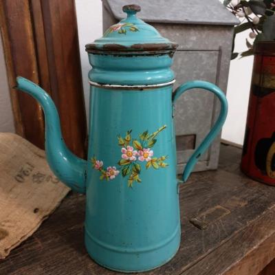 1 cafetiere bleue emaillee fleurs roses