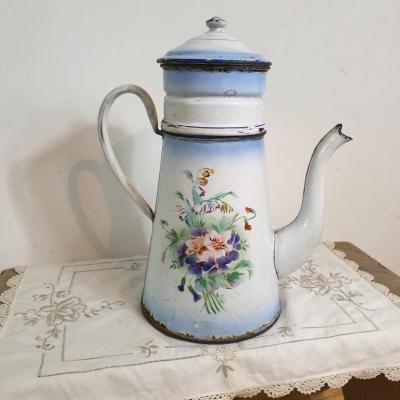 1 cafetiere emaillee blanche et bleue a fleurs