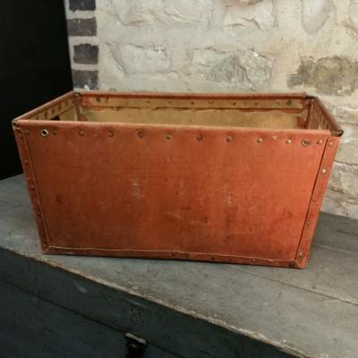 1 caisse de bonneterie