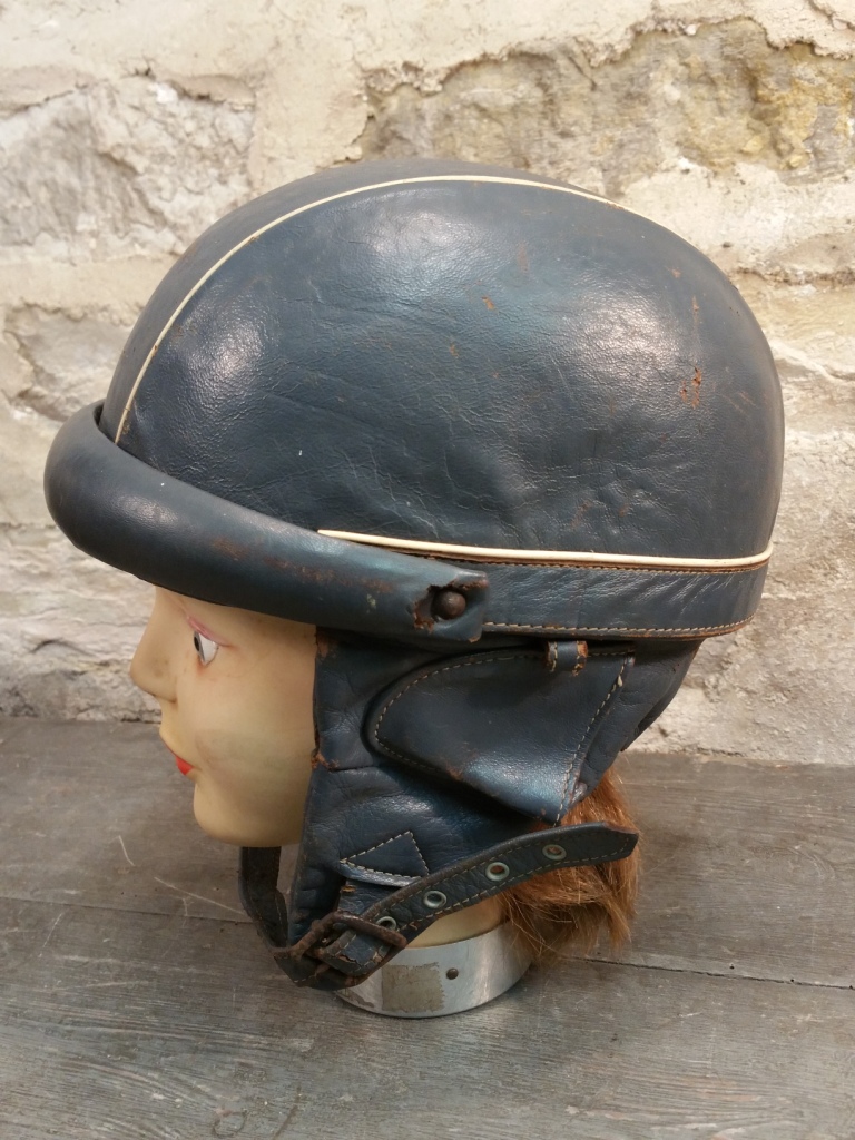 1 casque bleu