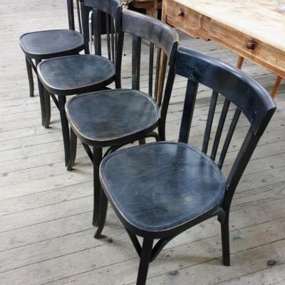 1 chaises bistrot noires