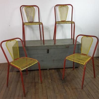 1 chaises rene malaval rouge et jaune