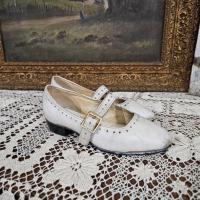 1 chaussures blanche fillette