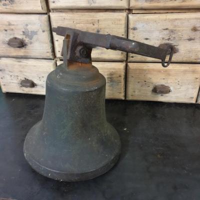 1 cloche d ecole
