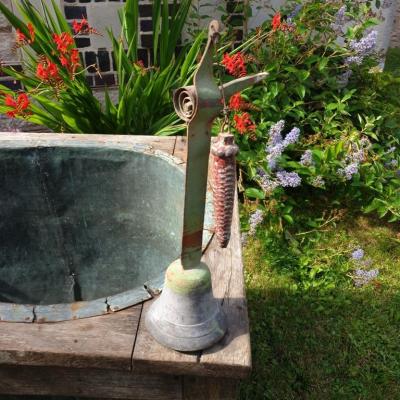 1 cloche de jardin poid cocotte