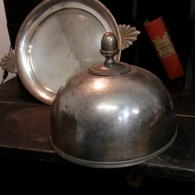 1 cloche en metal argente
