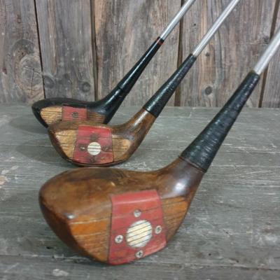 1 club de golf en bois