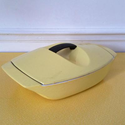1 cocotte en fonte jaune