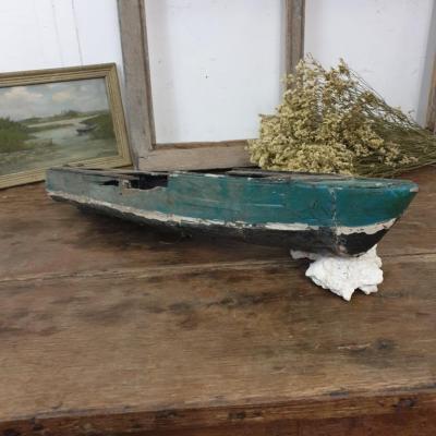 1 coque de bateau naufragee