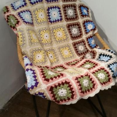 1 couvre lit granny square