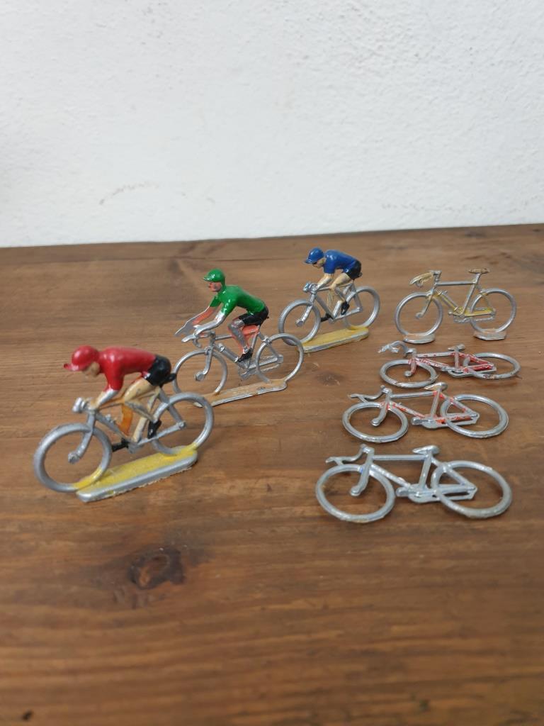 1 cyclistes lot 4