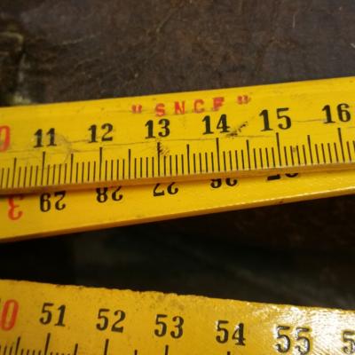 1 double metre pliant sncf