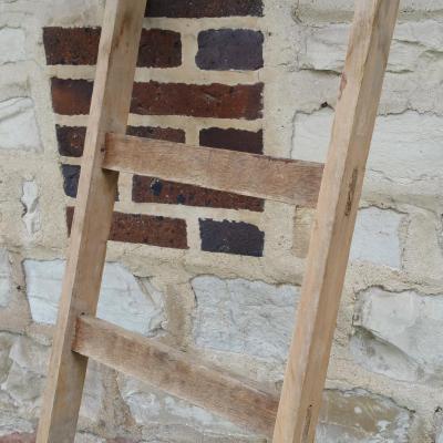 1 echelle en bois