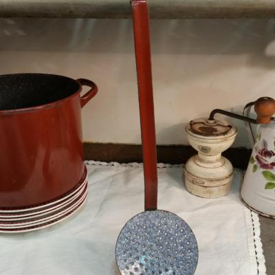 1 ecumoir emaille marron