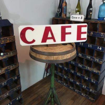 1 enseigne de cafe