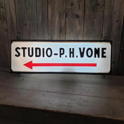 1 enseigne lumineuse studio