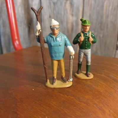 1 figurines de montagne