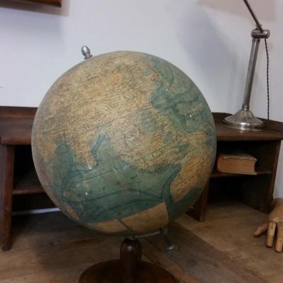 1 globe terrestre forest