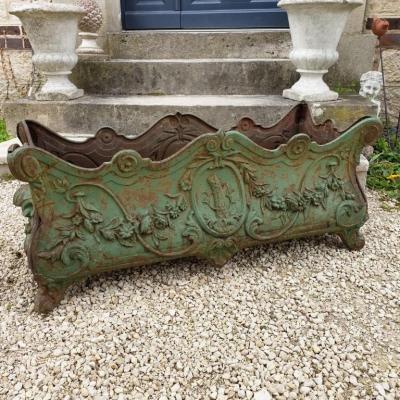1 grande jardiniere en fonte