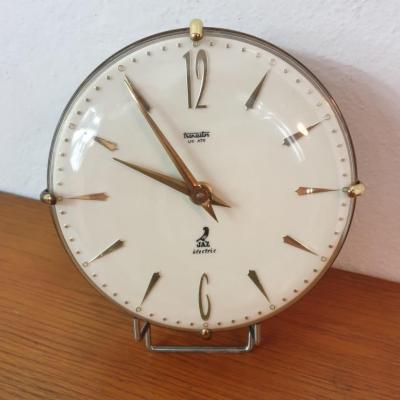 1 horloge jaz doree