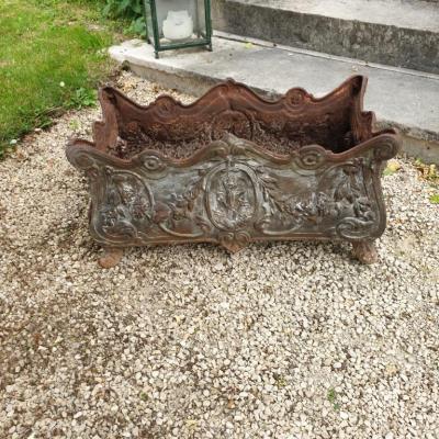 1 jardiniere en fonte 1