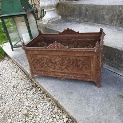 1 jardiniere en fonte