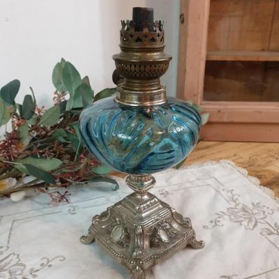 1 lampe a petrole reservoir bleu