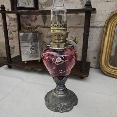 1 lampe a petrole rose