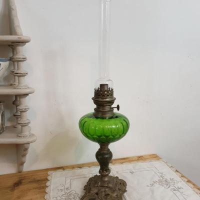 1 lampe a petrole verte