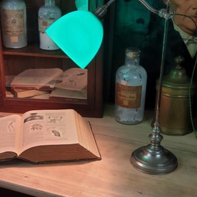 1 lampe de bureau opaline verte