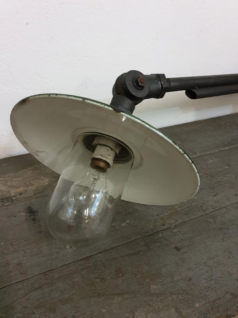 1 lampe de cour