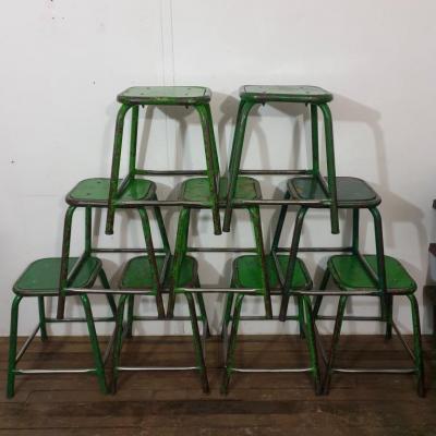 1 lot 9 tabourets verts