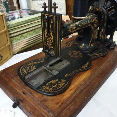 1 machine a coudre singer