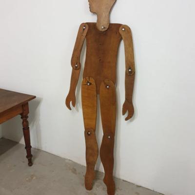 1 mannequin en bois