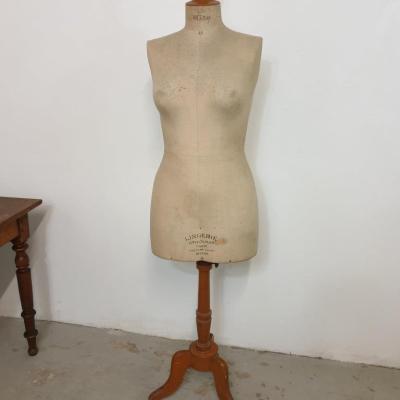 1 mannequin stockman 1