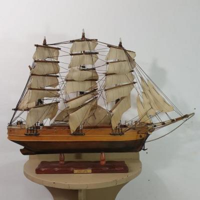 1 maquette de bateau 3 mats