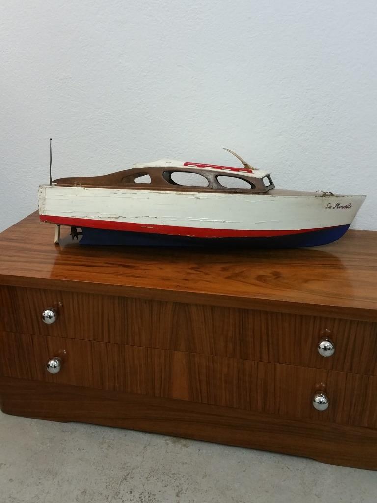 1 maquette de yacht