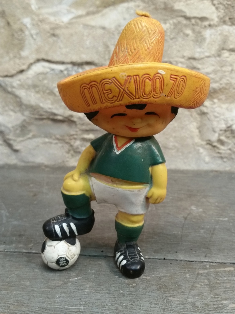 1 mascotte mondial 70