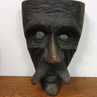 1 masque mamuthones
