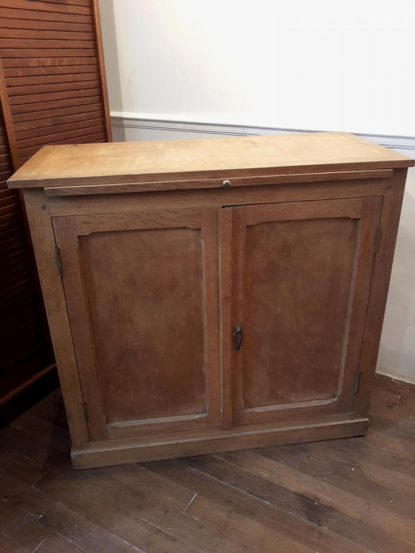 1 meuble instituteur