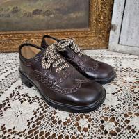 1 paire de chaussures garcon marron