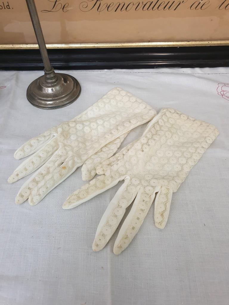 1 paire de gants de femme 1