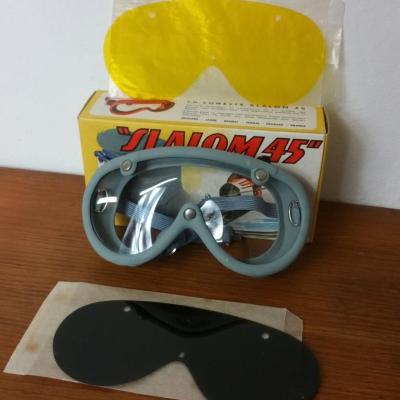 1 paire de lunettes de ski moto