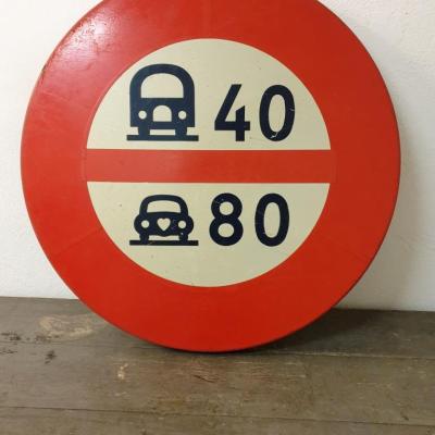1 panneau limitation vitesses