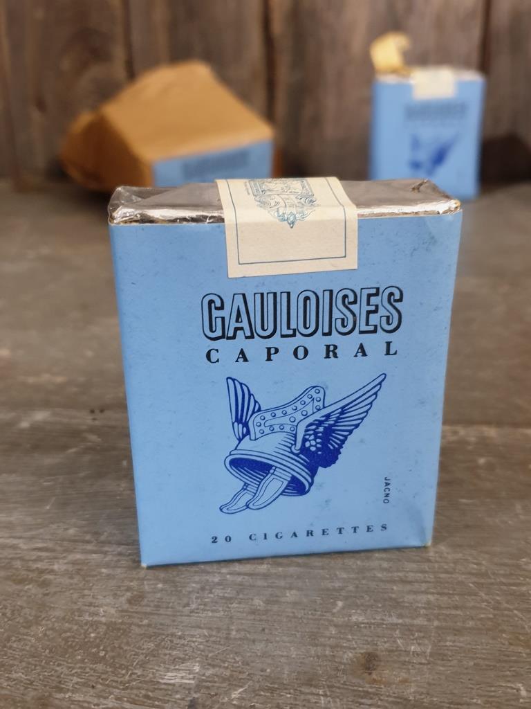 1 paquet de gauloises caporal