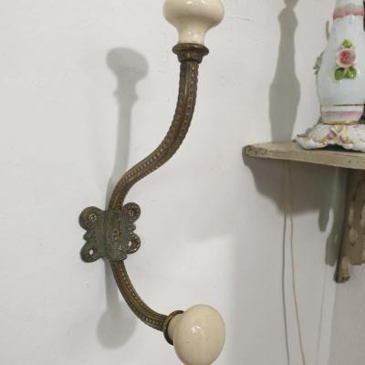 1 patere laiton porcelaine