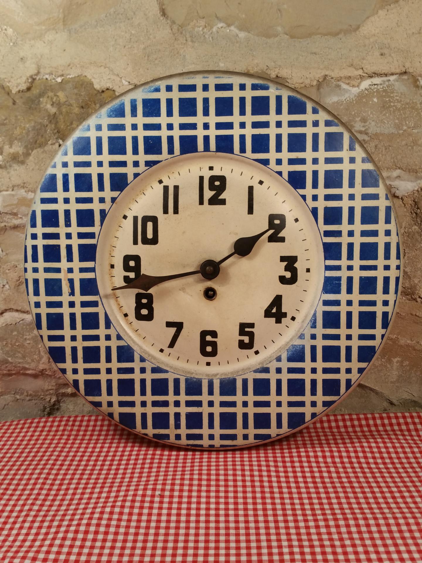 1 pendule brasserie careeaux bleus
