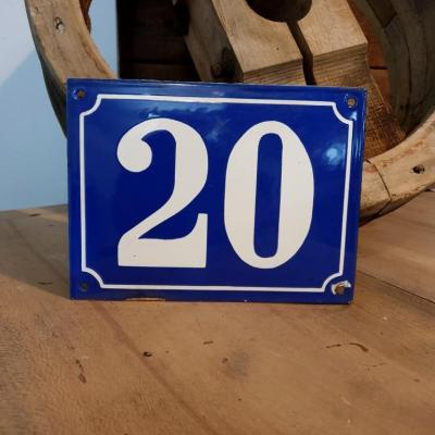 1 plaque de rue emaillee n 22