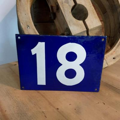1 plaque emaillee de rue 18