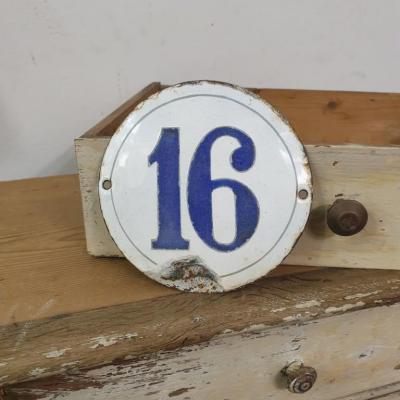 1 plaque emaillee n 16